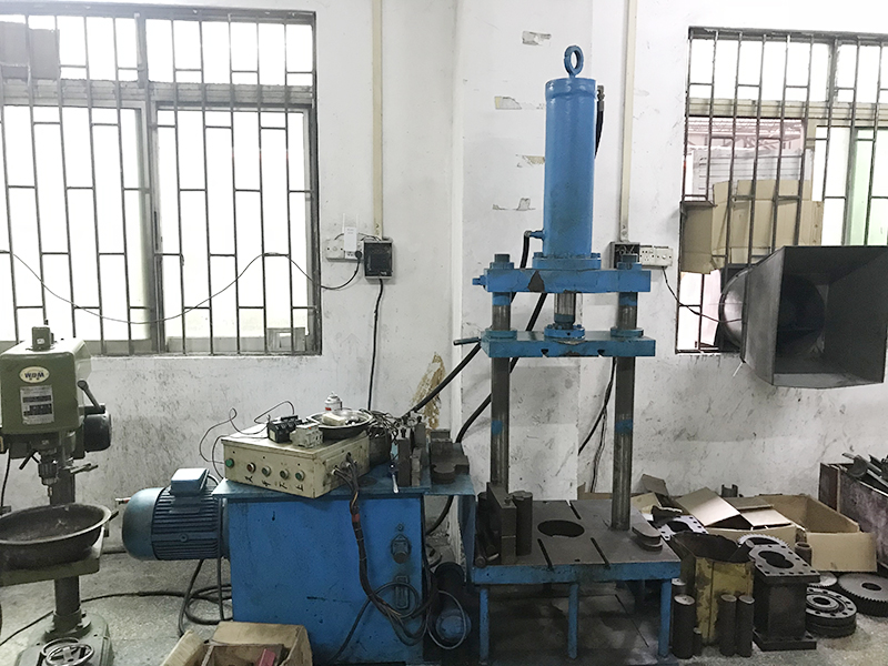 30吨油压机设备